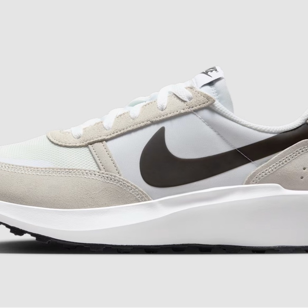 Nike Men's Waffle Nav White and Black Sneakers, size 11